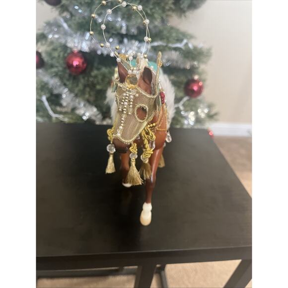 Breyer Holiday Christmas 2019 Minstrel Horse. Nice!! - Picture 10 of 10